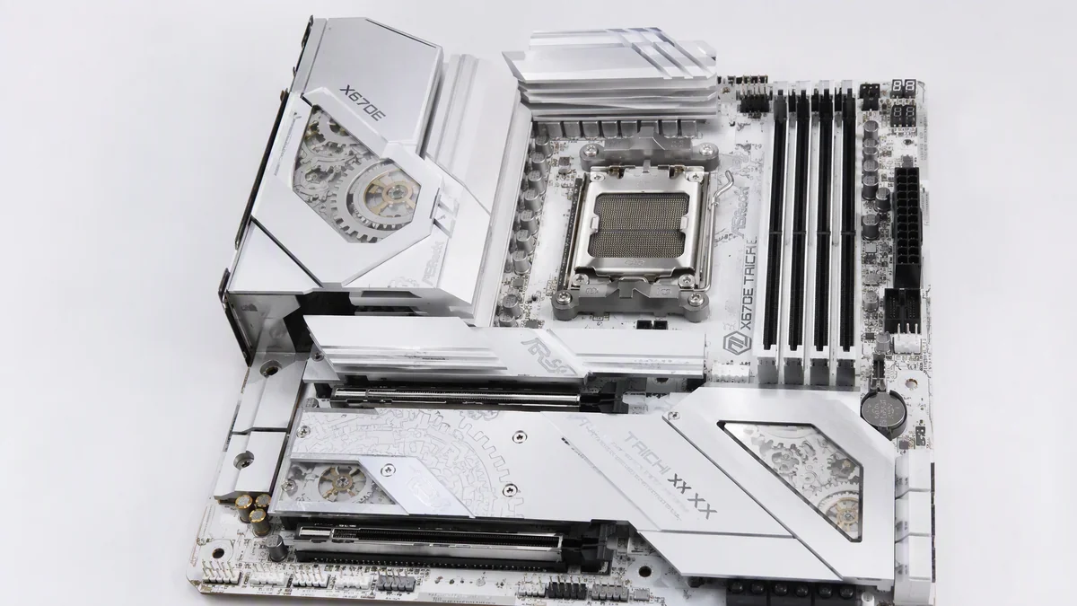 ASRock X870E Taichi White: a premium AM5 motherboard with 10G LAN and WiFi 7
